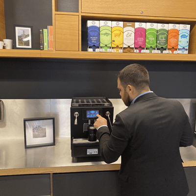 La pause café au bureau avec Cafés Richard